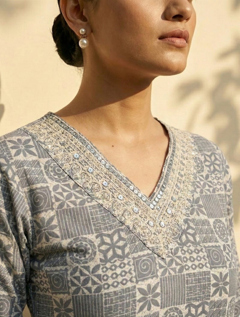 trueBrowns Grey Print Embroidered Straight Kurta Pant Dupatta Set - Image 4